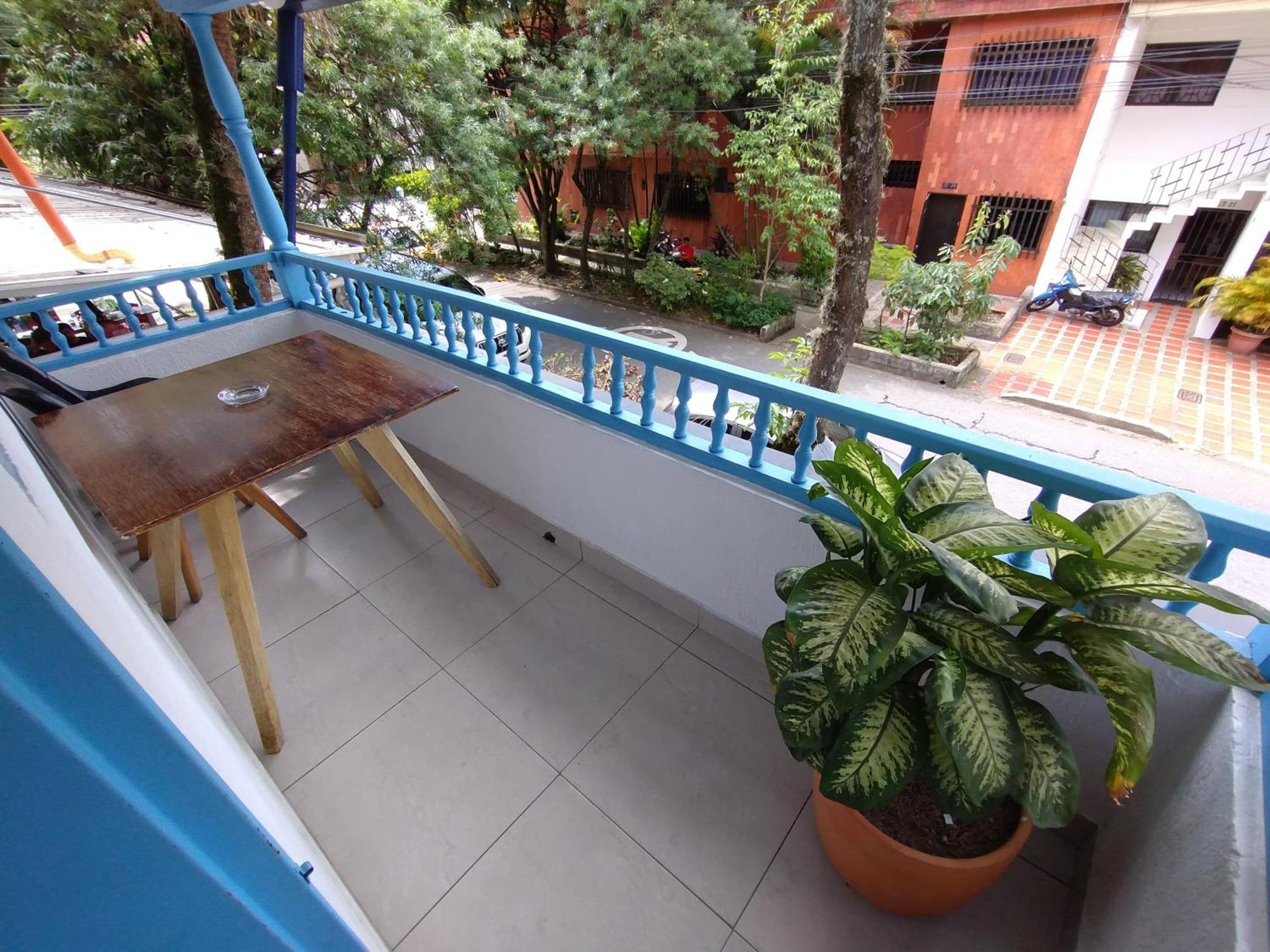 Air Guest House Medellin Exterior photo